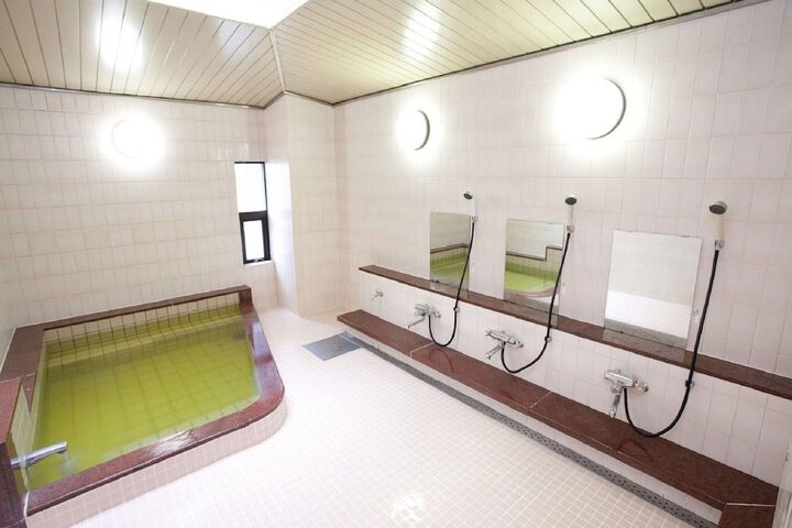 Room 10 of 65