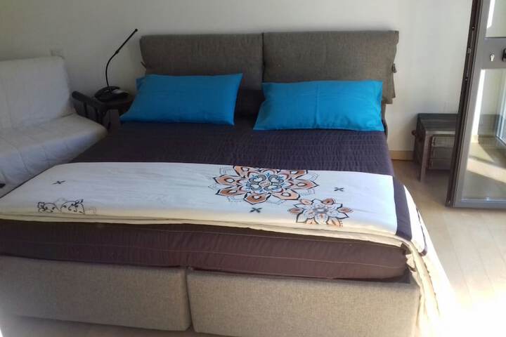 Room 4 of 43