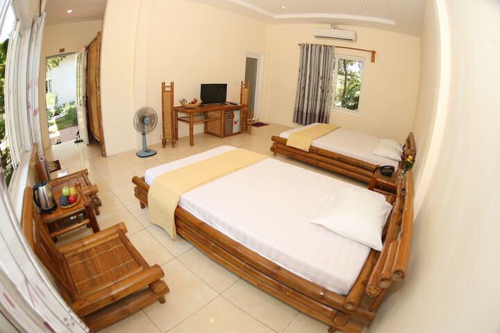 Room 3 of 21