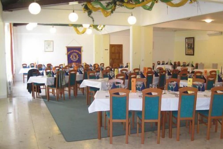 Dining 8 of 14
