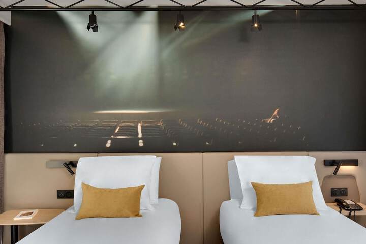 Room 11 of 150