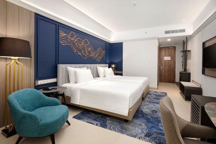 Room 7 of 19