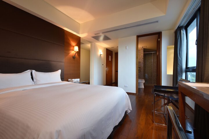 Room 9 of 35