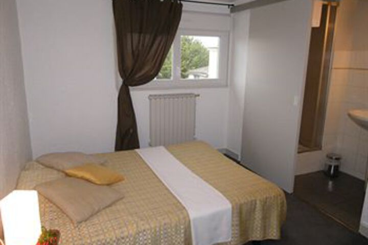 Room 9 of 15