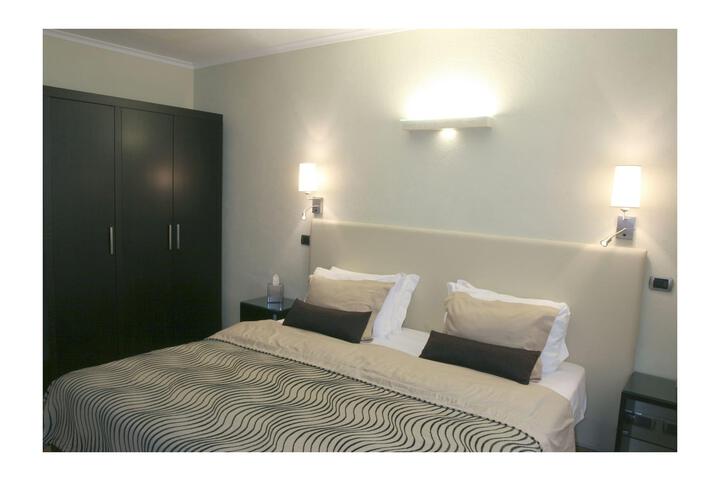 Room 3 of 159