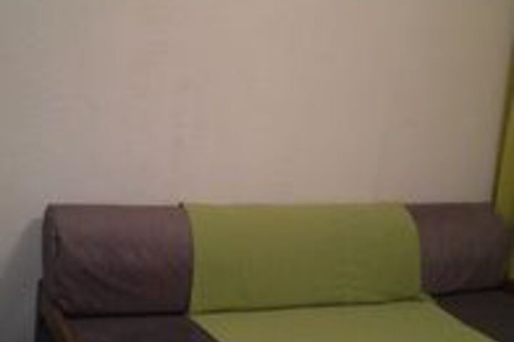 Room 10 of 18