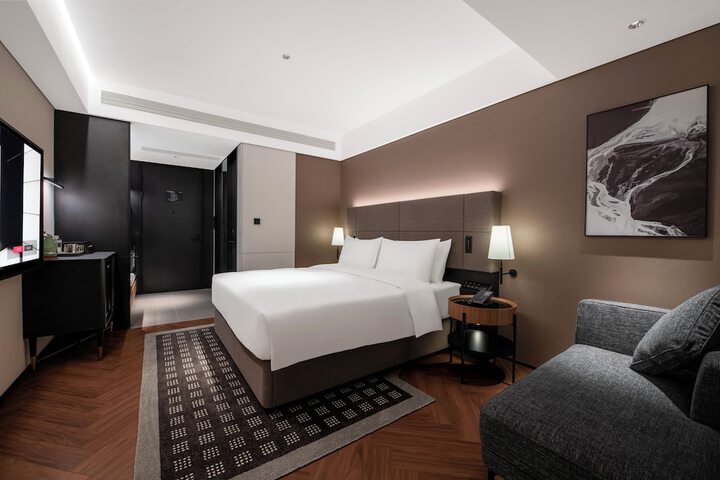 Room 10 of 70