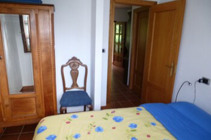 Room 11 of 12
