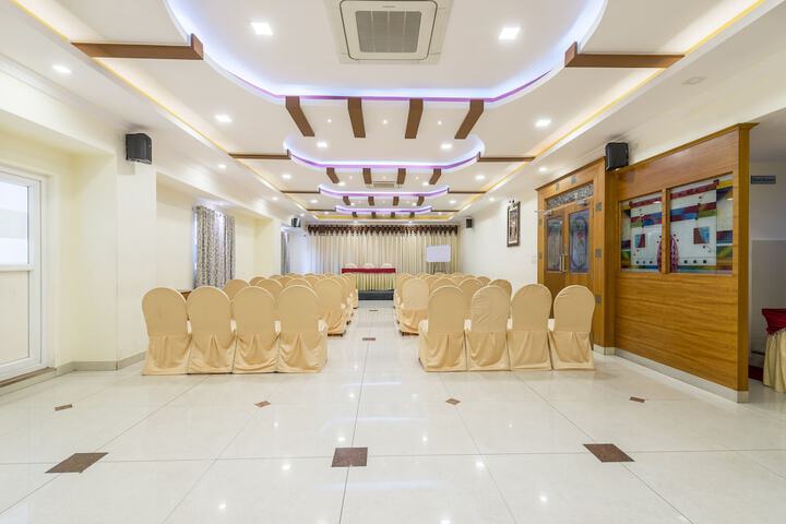 Ballroom/Hall 37 of 41