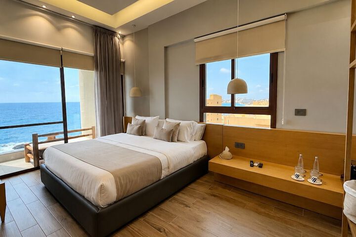 Room 11 of 29