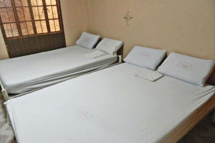 Room 6 of 26