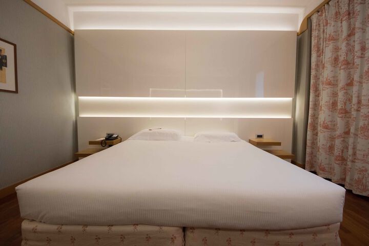 Room 6 of 36