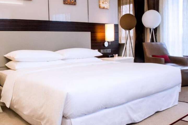 Room 20 of 106