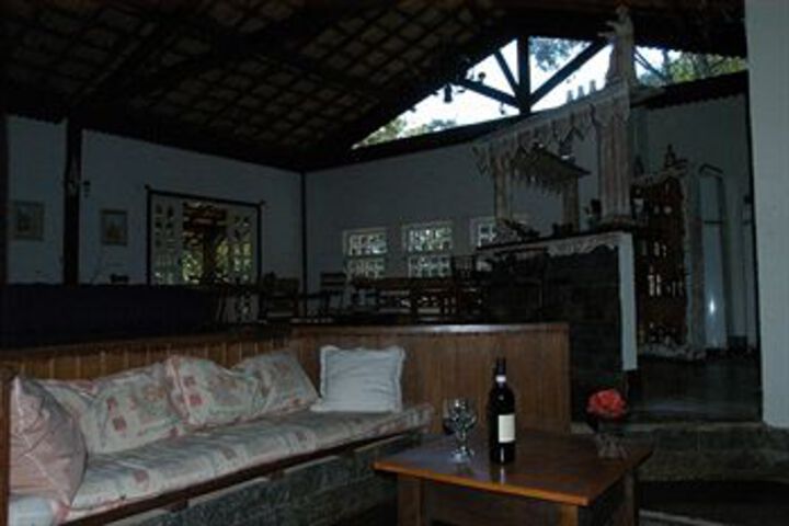 Lounge 94 of 143