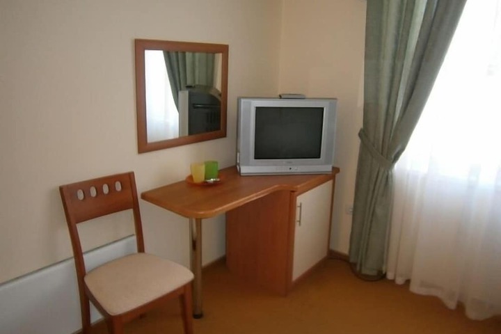 Room 10 of 19