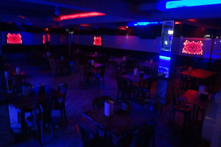 Lounge 30 of 34