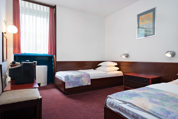 Room 9 of 57
