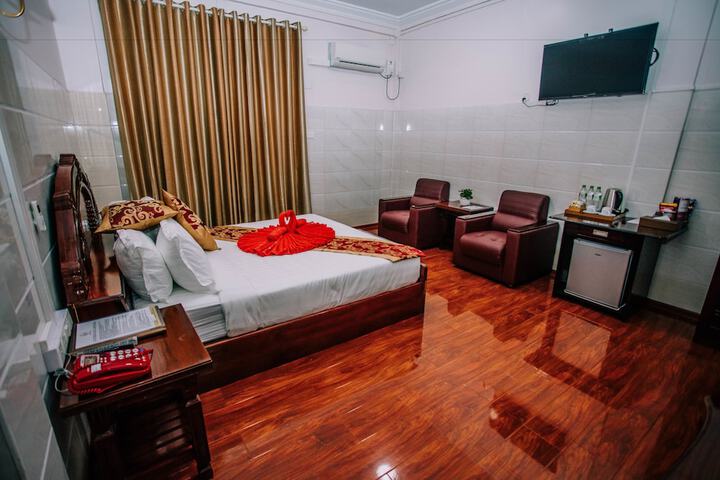 Room 6 of 25
