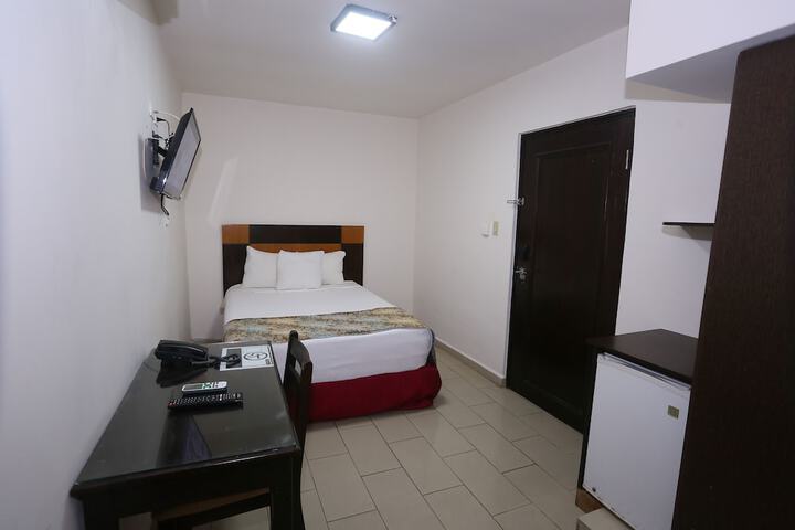 Room 30 of 103