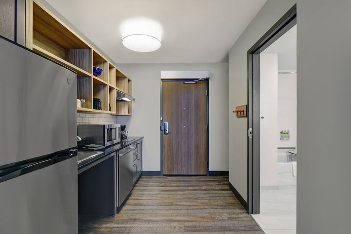 Room 9 of 32