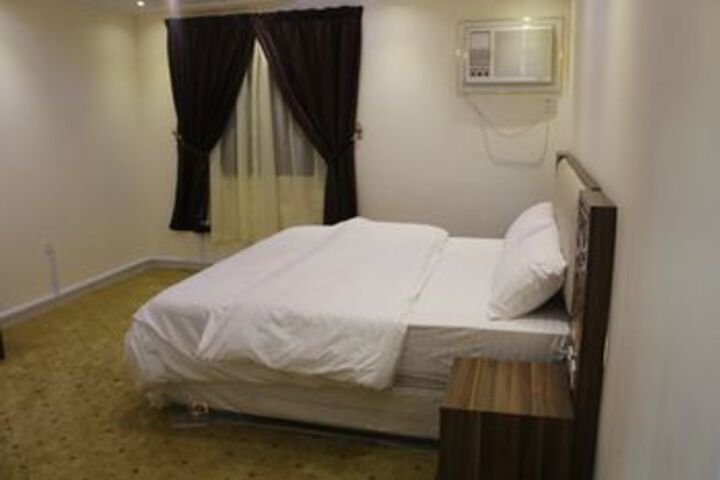 Room 11 of 19