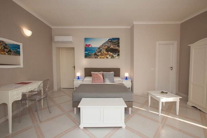 Room 16 of 25