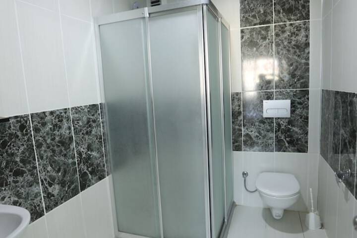Room 12 of 25