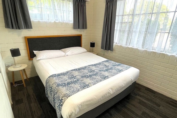 Room 41 of 85