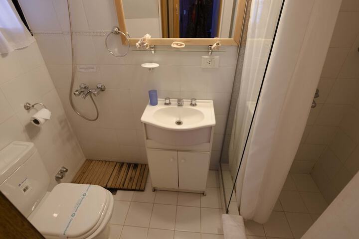 Room 10 of 13