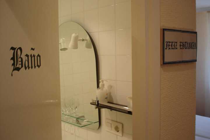 Room 14 of 30