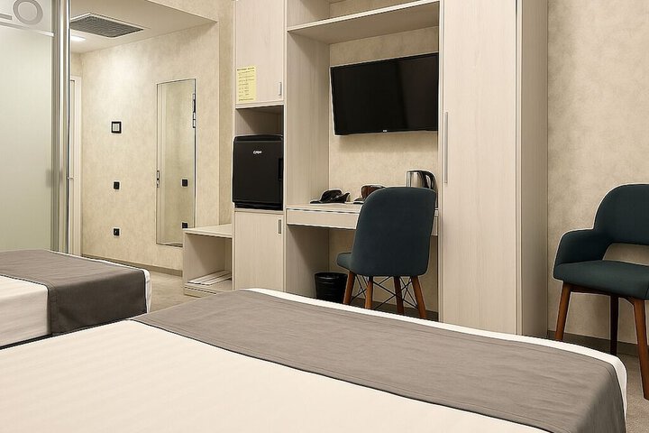 Room 25 of 74