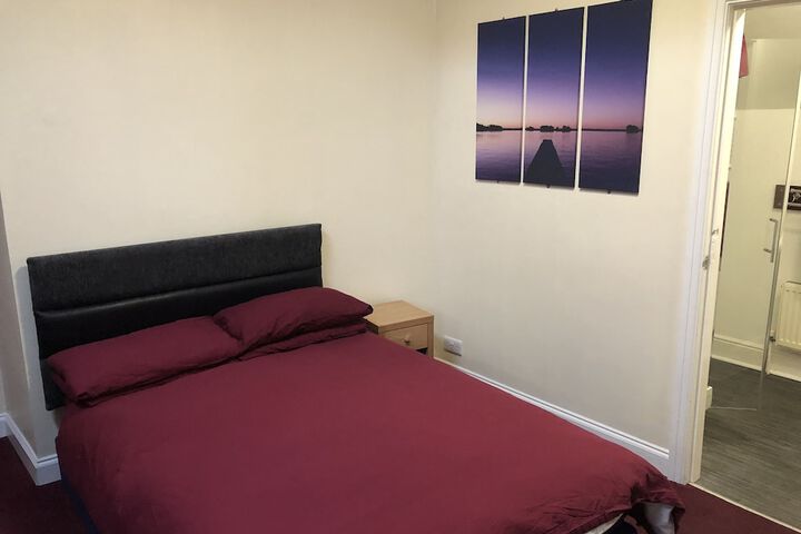 Room 2 of 33