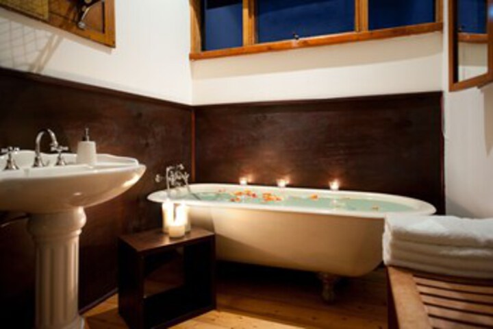 Room 4 of 32