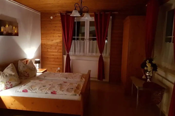 Room 3 of 48