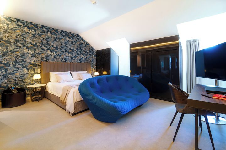 Room 14 of 105