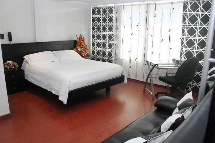 Room 4 of 25