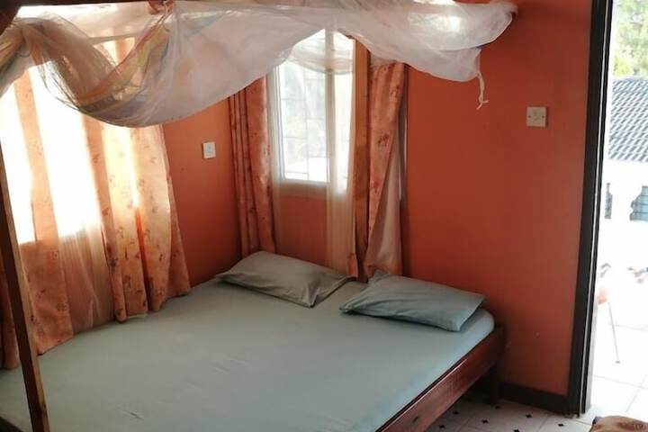 Room 12 of 30
