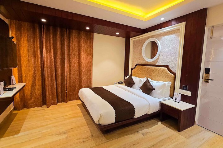 Room 16 of 48