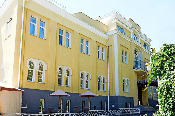 Hotel 102 of 105