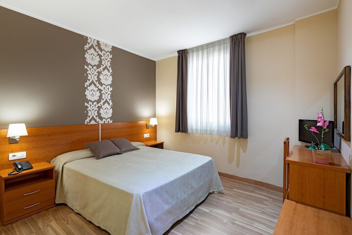 Room 6 of 19