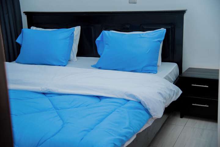 Room 5 of 18