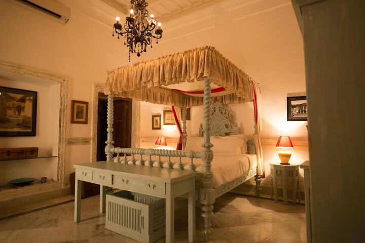 Room 15 of 57
