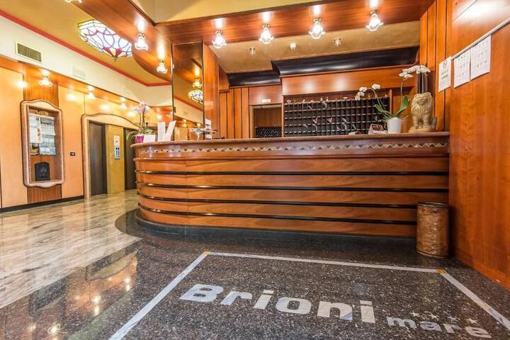 Guest Lobby