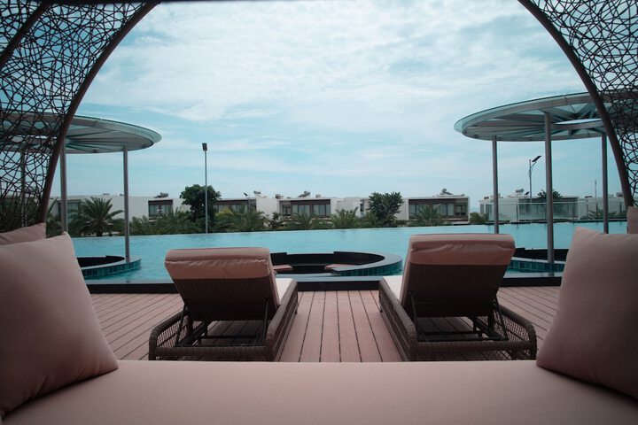 Pool 151 of 164