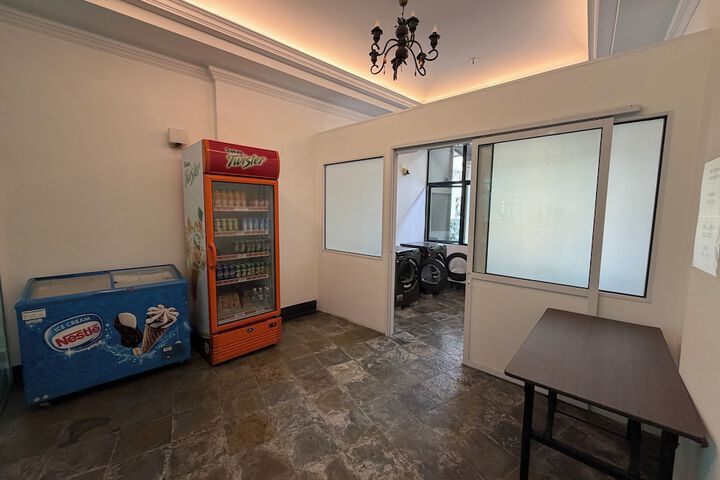 Snack bar