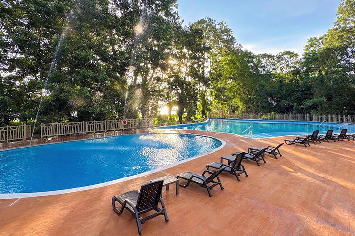 Pools & Facilities