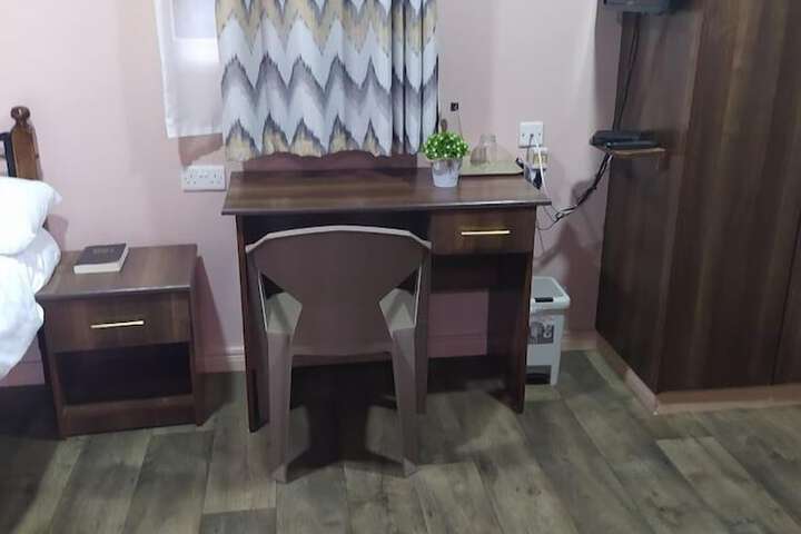 Room 9 of 26