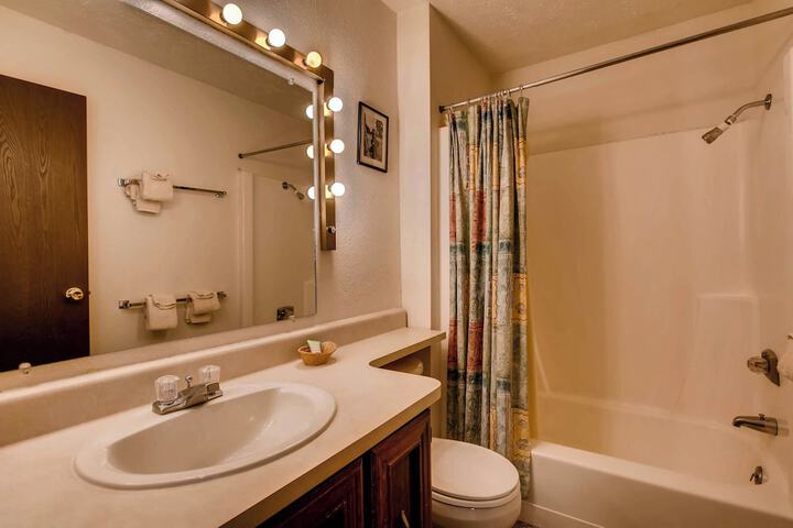 Room 185 of 229