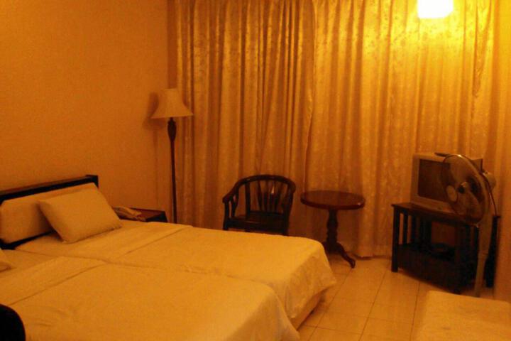 Room 6 of 6