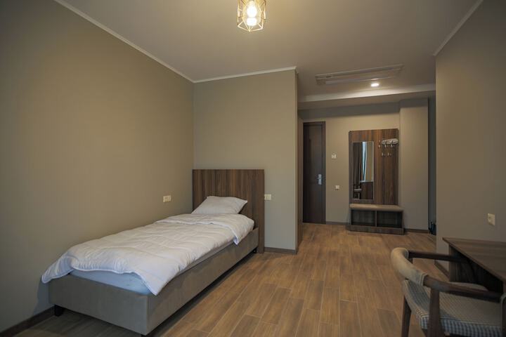Room 2 of 18